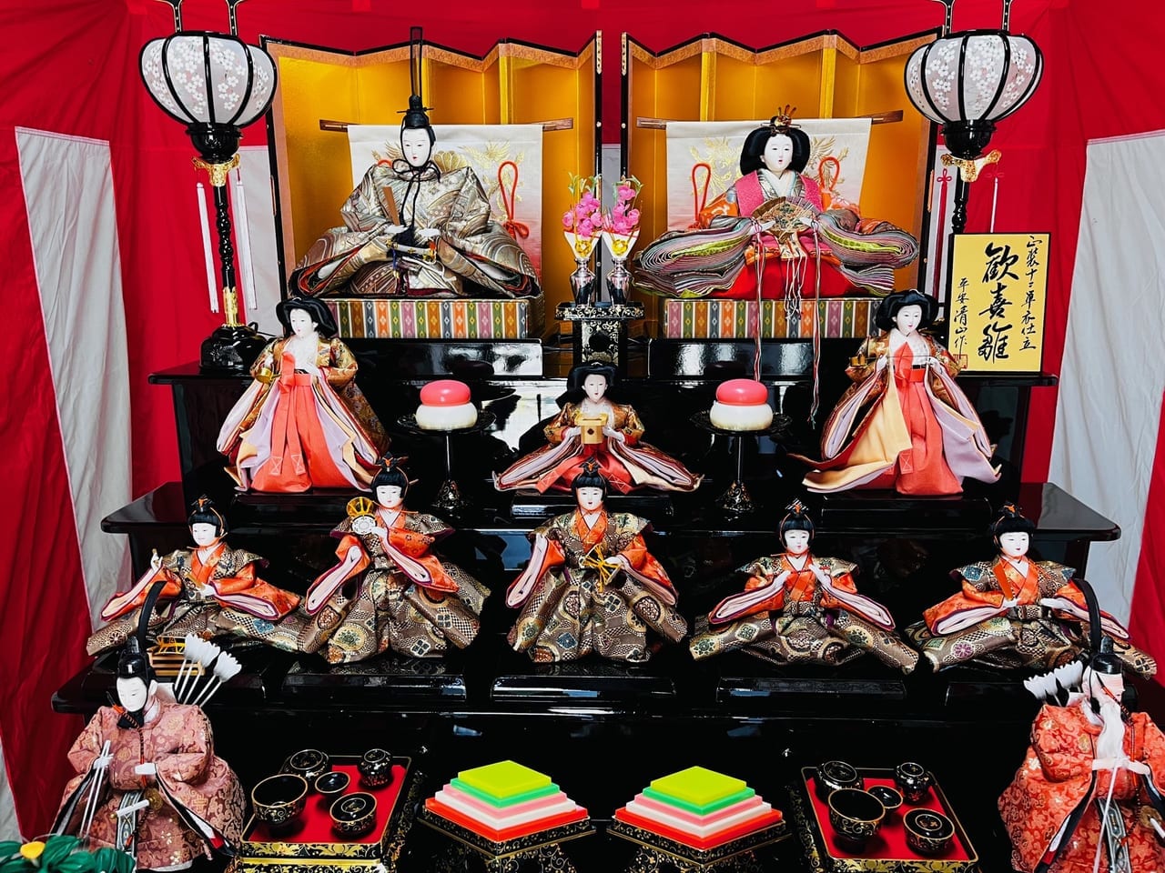 みやま市の下庄八幡神社の雛飾り