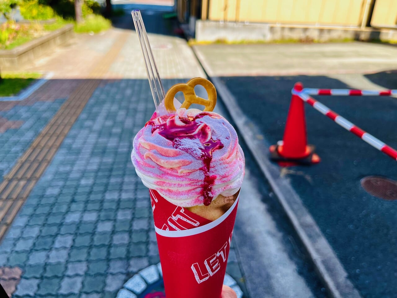 大牟田駅西口のクレープ店「LET IT BE sweets&coffee」