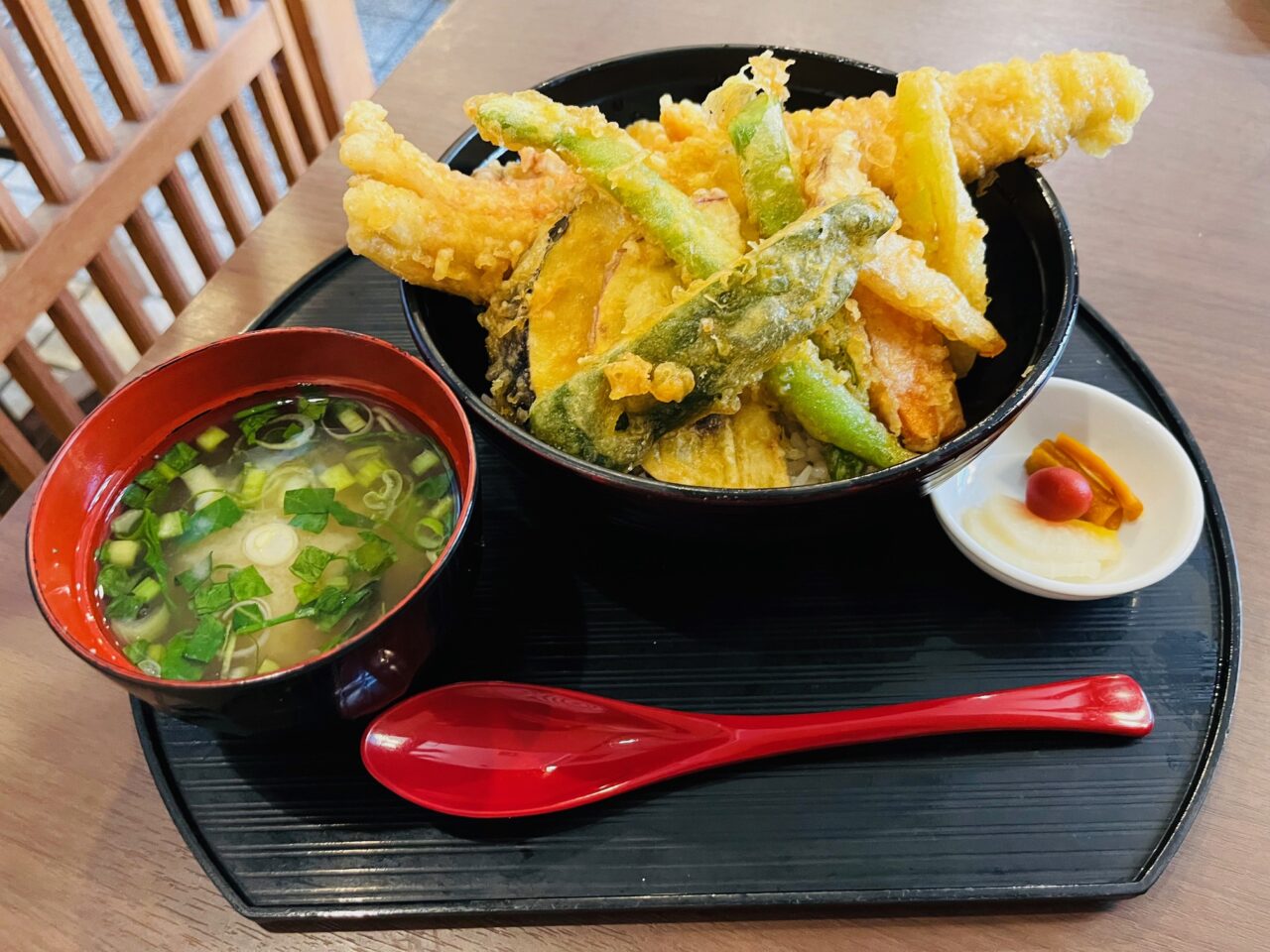 大牟田市笹林町の粋魚がくの豪快あなご天丼