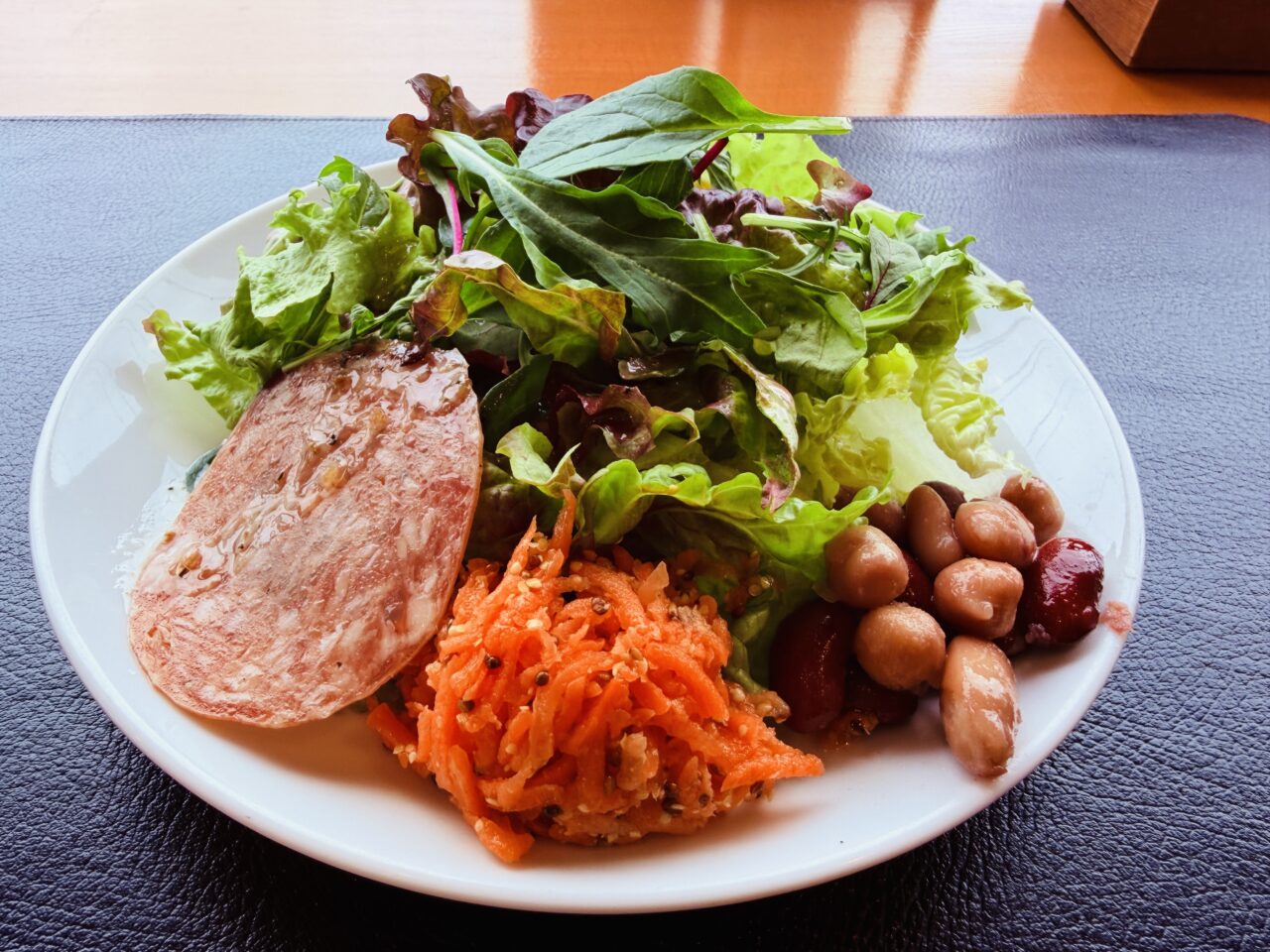 2026年にオープン4周年を迎えるみやまのCEDAR レザー&カフェ